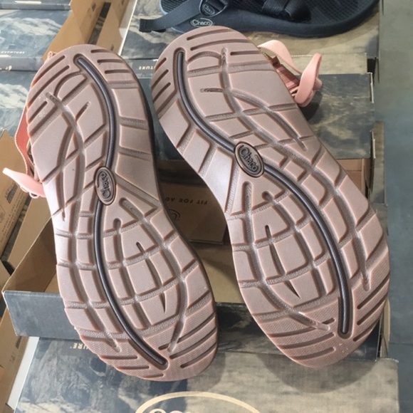 metallic rose chacos